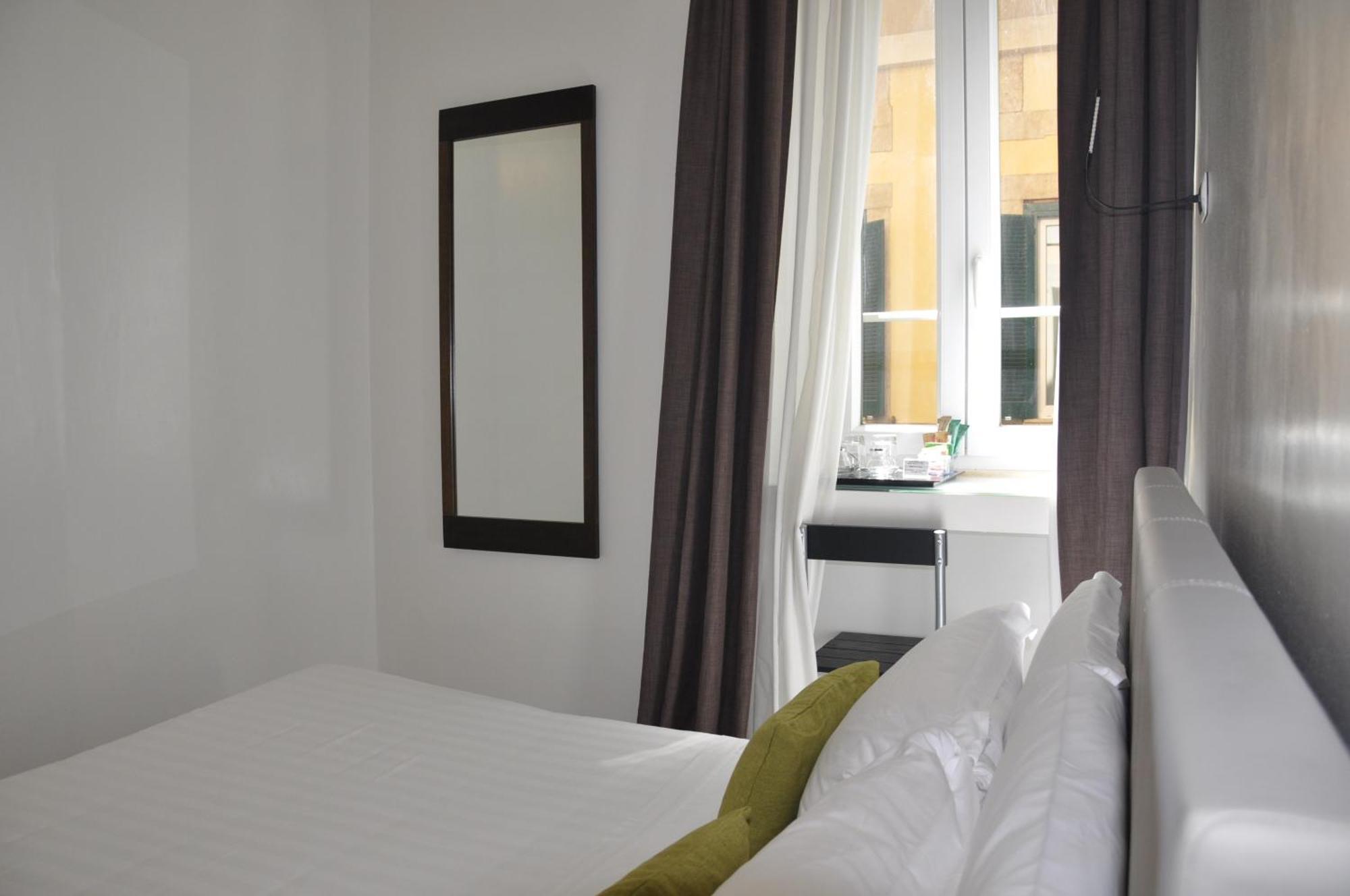 Navona 2* Rome
